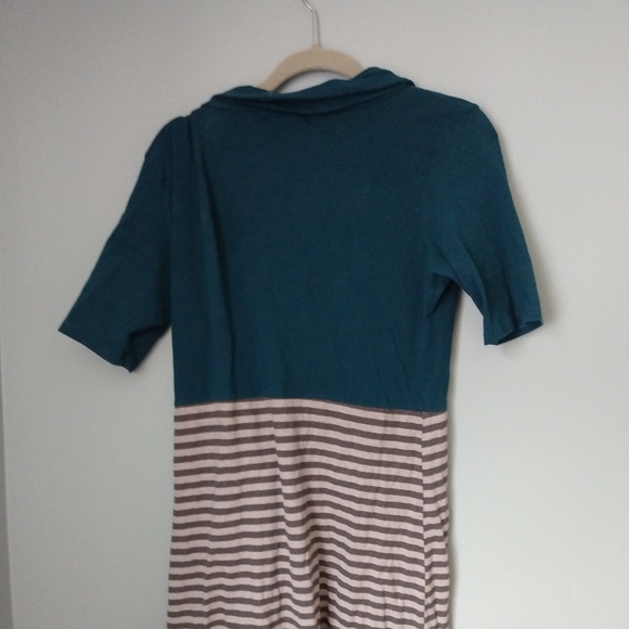 Upcycled Short Sleeve Teal and Gray Short Dress with Flower and Stripes Size XL - Picture 5 of 6